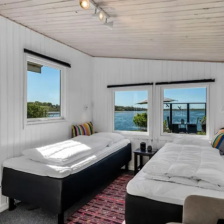 Stilla - 150m From The Sea By Interhome Nyaraló *