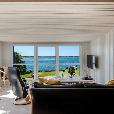 Nyaraló Stilla - 150m From The Sea By Interhome *
