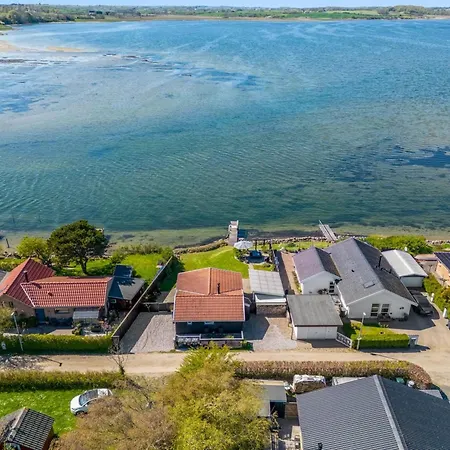 Stilla - 150m From The Sea By Interhome *