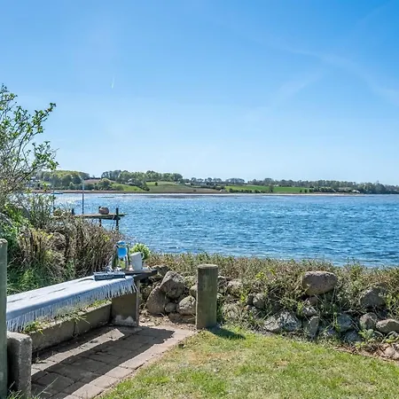 Dom wakacyjny Stilla - 150m From The Sea By Interhome *