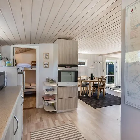 Stilla - 150m From The Sea By Interhome *